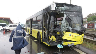 Maltepe'de İETT otobüsüyle kamyonet çarpıştı