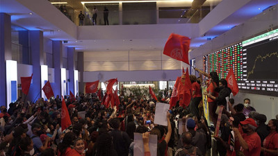 Brezilya’da borsa binası işgal edildi: Açlığımızla zenginlişiyorlar