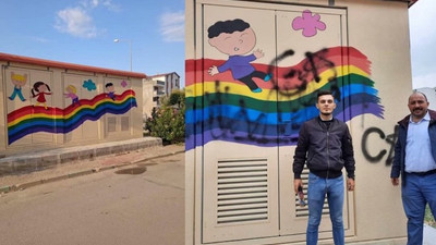 Ülkücüler, 'LGBT'yi temsil ediyor' deyip, gökkuşağını sprey boyayla kapattı