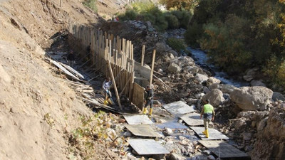 Karayolları Müdürlüğü, dere yatağı üzerine yol çalışması başlattı: Ağaçlar kesildi, canlılar zarar gördü