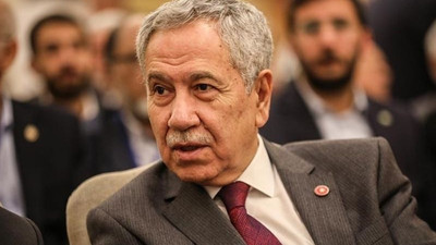 Arınç'tan AKP'ye sert eleştiri: Arabasında kokain çeken adamı alıp merkeze koymuşlar