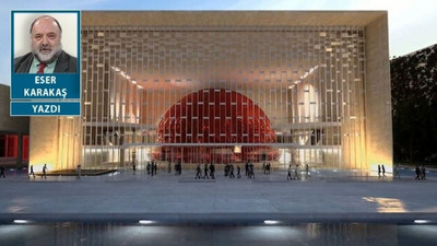 İnilerek girilen opera, sanat merkezi gördünüz mü hiç?