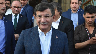 Davutoğlu'nu izleyen öğretmene gözaltı