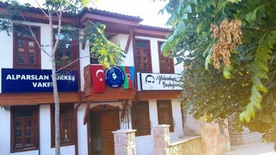 MHP Ankara İl Başkanı, Alparslan Türkeş Vakfı'nı basarak tehdit savurdu