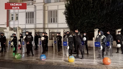 Garibe Gezer ve Aysel Tuğluk için toplanan kadınlar ablukayla karşılaştı