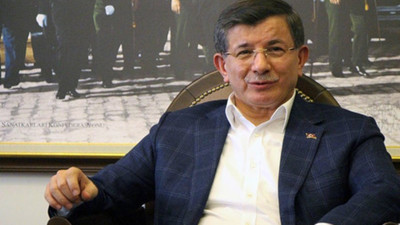 Davutoğlu: AKP'de bir tek taş sökülürse çöküş görülecek