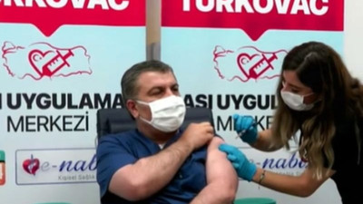 Sağlık Bakanı Koca, Turkovac aşısıyla hatırlatma dozu oldu