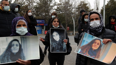 Gülistan Doku'nun ailesi Dersim Adliyesi önünde oturma eylemi başlattı