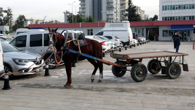 At arabasıyla seyyar torbacılık yapan baba-oğul yakalandı