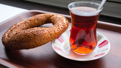 Dört kişilik aile simit-çay ile geçinse bin 980 TL harcaması gerekiyor