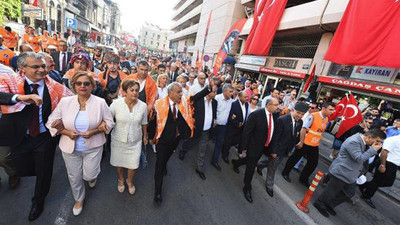 İzmir'de gerginlik meydanlara taştı