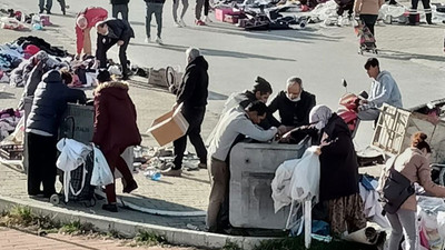 Yeni Türkiye'den manzaralar: Çöp karıştıran insanlar