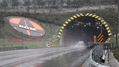 Bolu Tüneli'nde 30 kilometrelik araç kuyruğu, çok sayıda sürücü mahsur kaldı