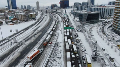 FOTO GALERİ: Yüzlerce aracın bekleyişi havadan fotoğraflandı