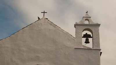 Kilise çanlarını 'gereğinden fazla' çalan rahibe 2 bin euro para cezası