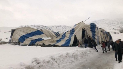 Bitlis'te halı saha tavanı çöktü, 2 çocuk yaralandı