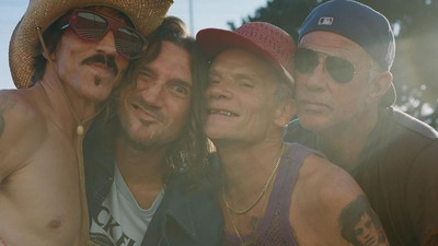 Red Hot Chili Peppers'ın yeni şarkısı Black Summer yayında