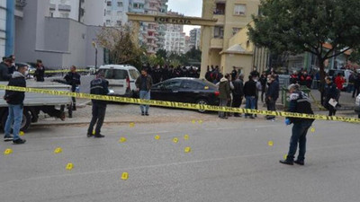 Otoparkta silahlı saldırıya uğrayan Kaya Erkara hayatını kaybetti, kızı yaralandı