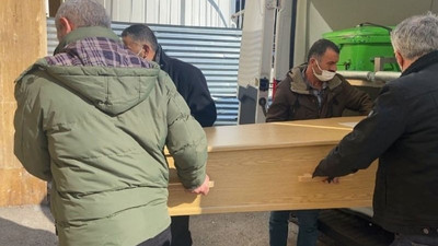 Gerçek ortaya çıktı: Babasını öldürdükten sonra dışarıya çıplak çıkarak donmayı beklemiş