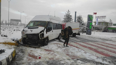 Konya'da işçi servisleri çarpıştı: 11 yaralı