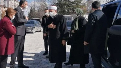 53 aracı bulunan Diyanet'in Başkanı Ali Erbaş, VIP minibüs kullanmaya başladı