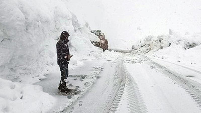 Erzurum, Kars, Ardahan ve Iğdır'da 326 yerleşimin yolu kardan kapandı