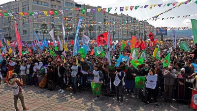 İzmir'de Newroz'a katılan ve gözaltına alınan 49 kişi adli kontrolle serbest bırakıldı