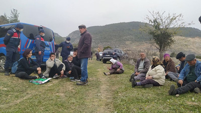 İkizköy'de zeytin ağaçlarının sökülmesine engel olmak isteyenlere müdahale: İki gözaltı