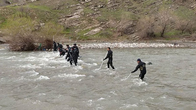 Hakkari'de çaya düşüp kaybolan asteğmen aranıyor