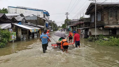 Filipinler'de tropikal fırtına: 24 ölü