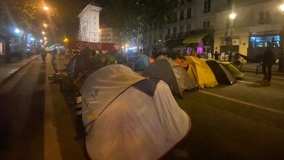 Paris'te çevreci aktivistler çadır kamp kurdu