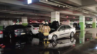 Çamlıca Camisi'nin kapalı otoparkında araç yandı