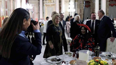 Hülya Avşar, Emine Erdoğan’ın fotoğrafını çekti