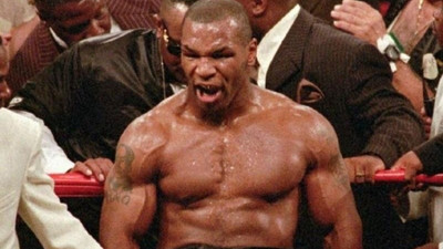 Mike Tyson, kendisini rahatsız eden hayranını darbetti