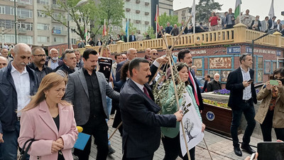 İYİ Parti'den Bursa'da Maden Yönetmeliği'ne darağaçlı protesto