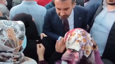 AKP’li belediye başkanından depremzedeye: Önceki evinde duşakabinin mi vardı?