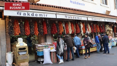 Fiyatlar arttı alım gücü düştü: Halk borçlanarak temel ihtiyaçlarını alabiliyor