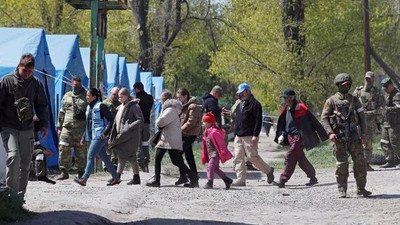 Mariupol'da mahsur kalan sivillerin tahliyesi sürüyor