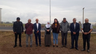 Tutuklu yakınları bayramı cezaevi önünde karşıladı