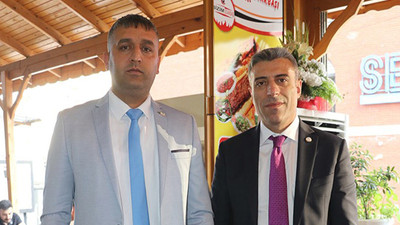 Yenilik Partisi Adana İl Başkanı afiş asarken silahlı saldırıya uğradı