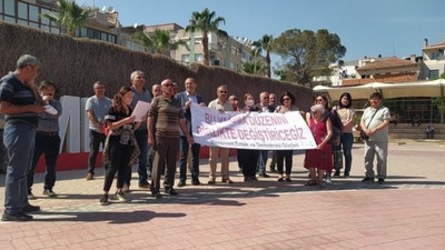 İzmir'de kamu arazilerinin satışa çıkarılması protesto edildi