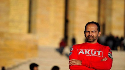 Nasuh Mahruki AKUT'tan atıldığını duyurdu