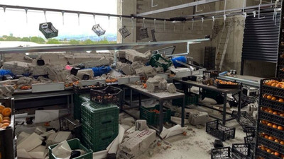 Fabrika duvarı işçilerin üzerine devrildi: 8 kadın işçi yaralandı