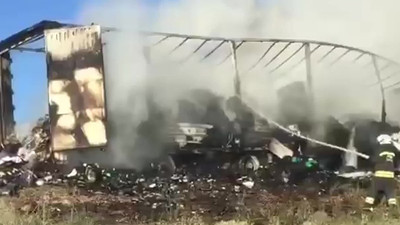 Niğde - Konya yolu üzerinde kargo tırı alev aldı