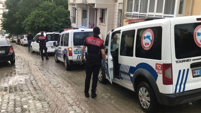 Düğün konvoyundaki cip, bahşiş isteyen çocuğa çarptı