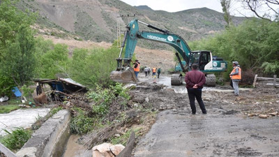 HES barajı borusundaki patlama heyelana yol açtı: 10 ev boşaltıldı