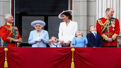 İngiltere Kraliçesi 2. Elizabeth rahatsızlandı, Şükran Günü ayinine katılamayacak
