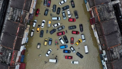 'Uygarlığın daha önce deneyimlemediği bir yıkıma doğru yol alıyoruz'