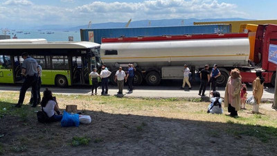 Halk otobüsü ile tanker çarpıştı: 11 yaralı