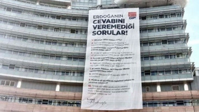 Erdoğan'ın cevap veremediği 10 soru pankart oldu